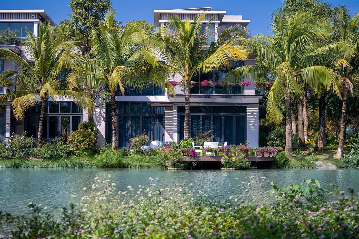 Thiên nhiên hòa quyện với cuộc sống con người tại Ecopark.